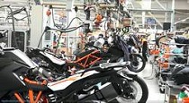 KTM szerelősor.